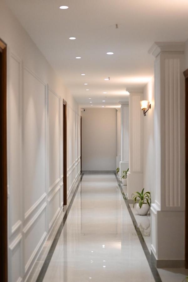 Elegance Regency Hotel Khanna  Exterior photo